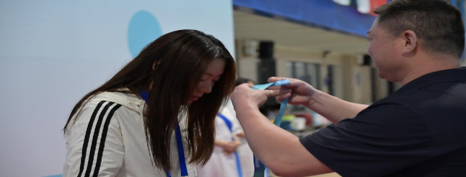 奋“泳”争先 “排”忧解难－法院学子体育赛事展锋芒   